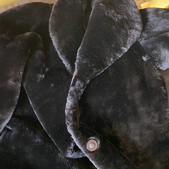 Woman’s long heavy sheepskin fur coat Sz 16,18 - Picture 3 of 16